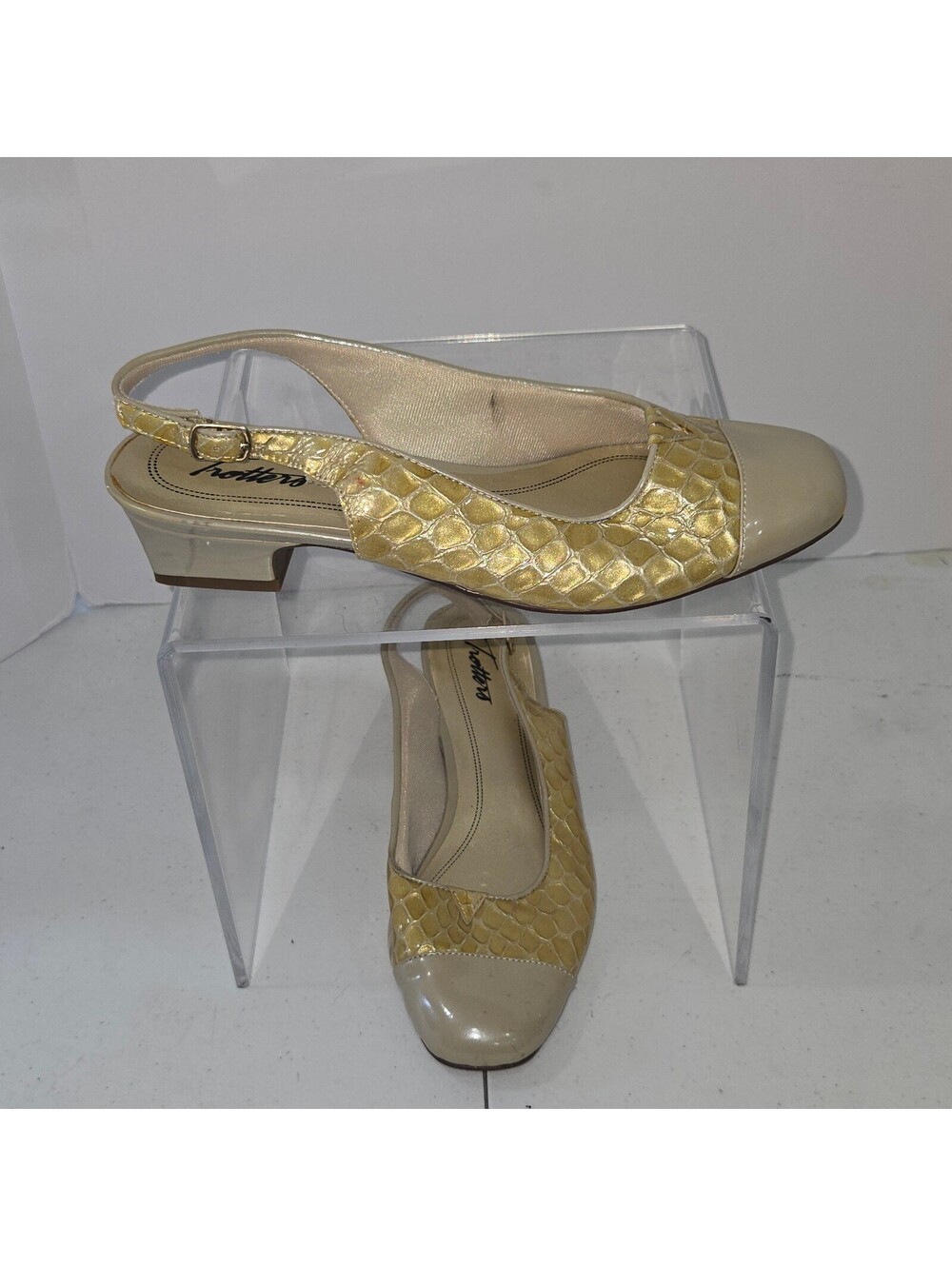 Trotters Women 8.5W Beige Gold Croc Embossed Patent Toe Slingback Low Block Heel